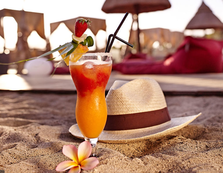 Cocktail sur la plage du Kah Beach